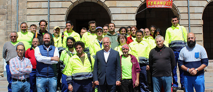 El Ayuntamiento contrata a 31 personas desempleadas para rehabilitacin de aceras y conservacin del medio ambiente