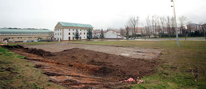 El Ayuntamiento de Reinosa derriba la pista de patinaje para ampliar el campo de rugby