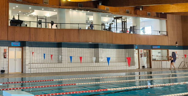 El Ayuntamiento de Reinosa encuesta a los usuarios por la calidad del servicio que se ofrece en las piscinas cubiertas y en el gimnasio