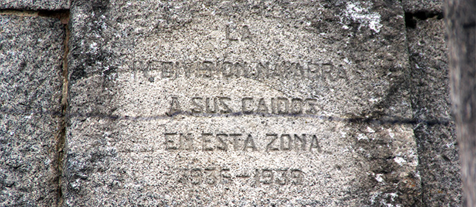 El Ayuntamiento de Reinosa retira el monumento franquista de la IV Divisin Navarra