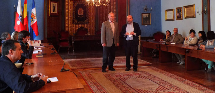 El Ayuntamiento se compromete con el programa 'Municipio Educativo'
