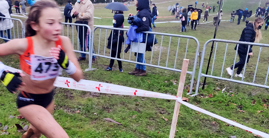 Azahara Vallejo Robles logra el quinto puesto en el XCI Cross de Mataleas