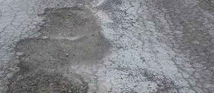 Baches en la calle Hroes de la Guardia Civil