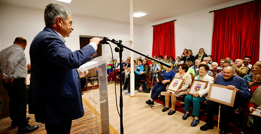 Brcena de Pie de Concha homenajea a 18 vecinos de 85, 86 y 87 aos del municipio