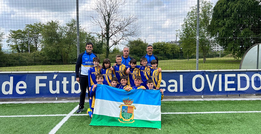 Los benjamines de Enmedio preparan el Campeonato de Espaa de Ftbol Sala con la Escuela de Ftbol de Oviedo