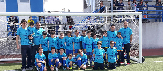 Los benjamines de ftbol 7 de Enmedio se alzan con el campeonato de Liga