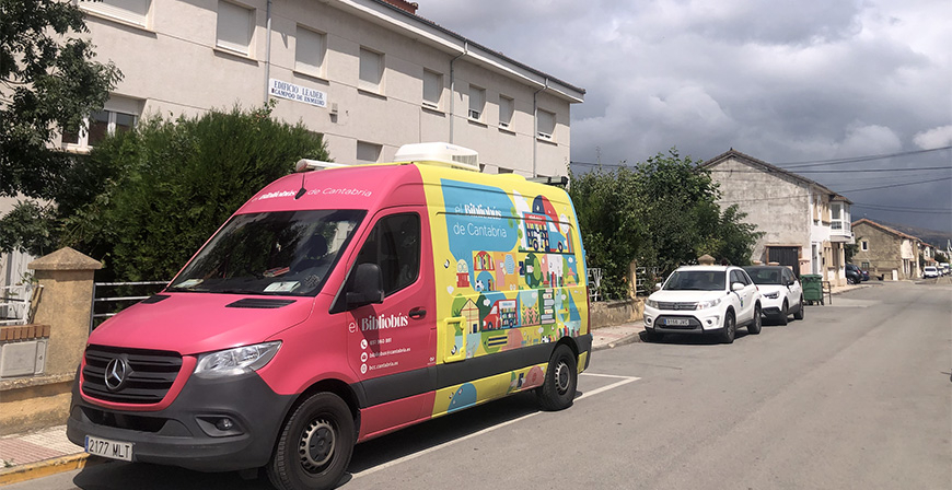 El bibliobs de Cantabria ha recibido 26.718 visitantes desde su puesta en marcha hace dos aos