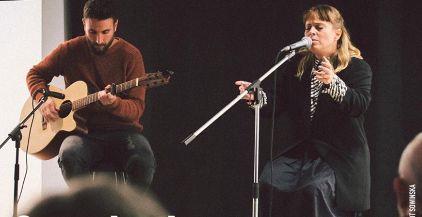 La Biblioteca Central de Cantabria acoge el sbado un nuevo concierto de 'Msica en la Plaza' con 'ConchaJuana'