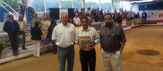 La bolera de Pesquera acogi la presentacin del libro de Javier Fernndez