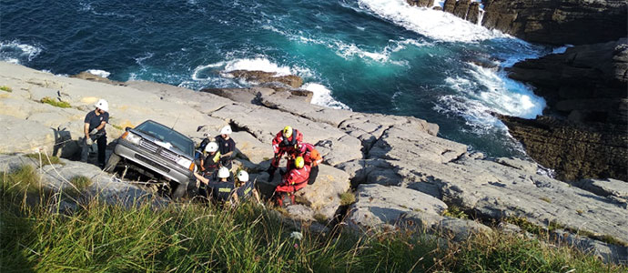 Los bomberos de Cantabria mejoran sus competencias en excarcelacin en acantilados