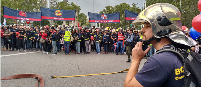 Los bomberos cntabros reclamaron en Madrid, junto a sus compaeros de toda Espaa, una Ley Marco Estatal