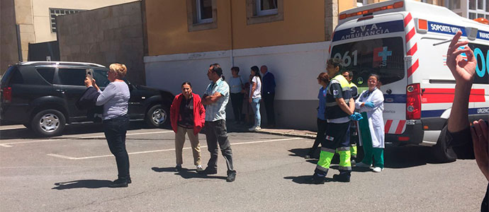 Los bomberos extinguen un incendio en una vivienda de Reinosa