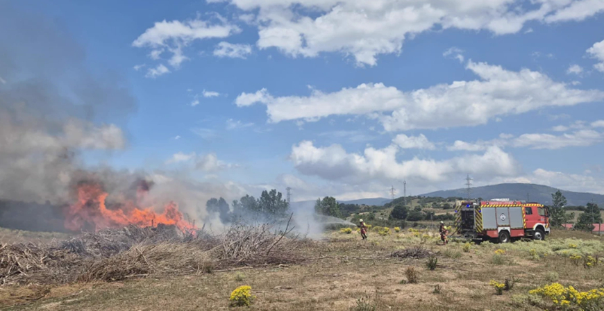 Los bomberos extinguieron un incendio de vegetaci�n en Reinosa
