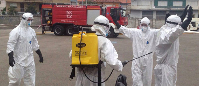 Los bomberos se entrenan para enfrentarse a elementos qumicos o biolgicos