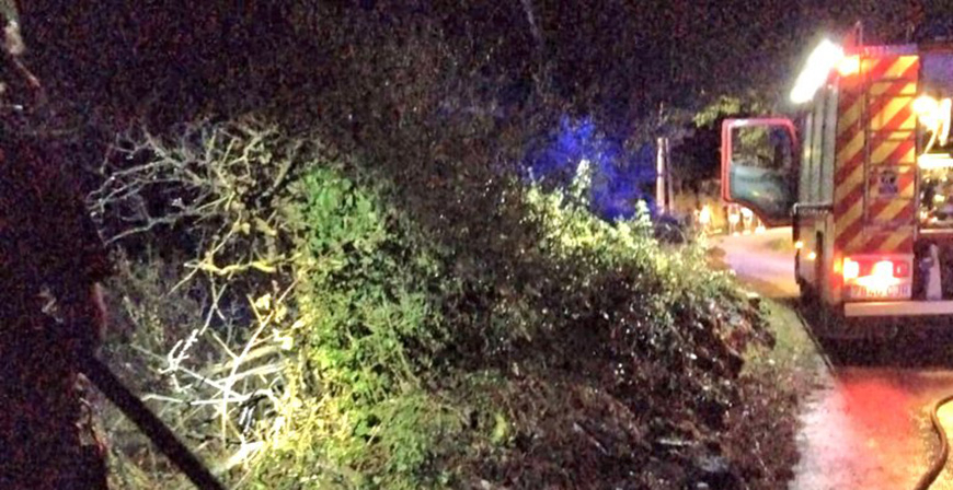 Los bomberos sofocan dos incendios en Olea y Requejo