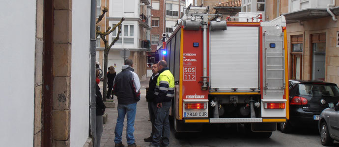Los bomberos apagan un incendio provocado por un escape de gas en el 'Tapas y Vinos' de Reinosa