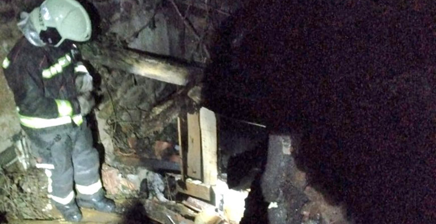 Los bomberos sofocan un incendio en una vivienda abandonada de la Avenida Cantabria de Reinosa