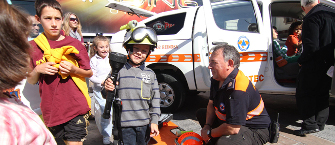 Bomberos, voluntarios y guardias civiles por un da