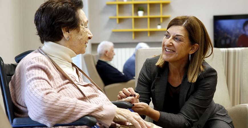 Buruaga anuncia que reducir�a los copagos de los servicios de dependencia en Cantabria