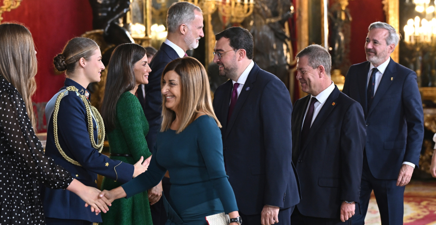 Buruaga asiste en Madrid al homenaje a la bandera y al desfile militar con motivo de la Fiesta Nacional de Espaa