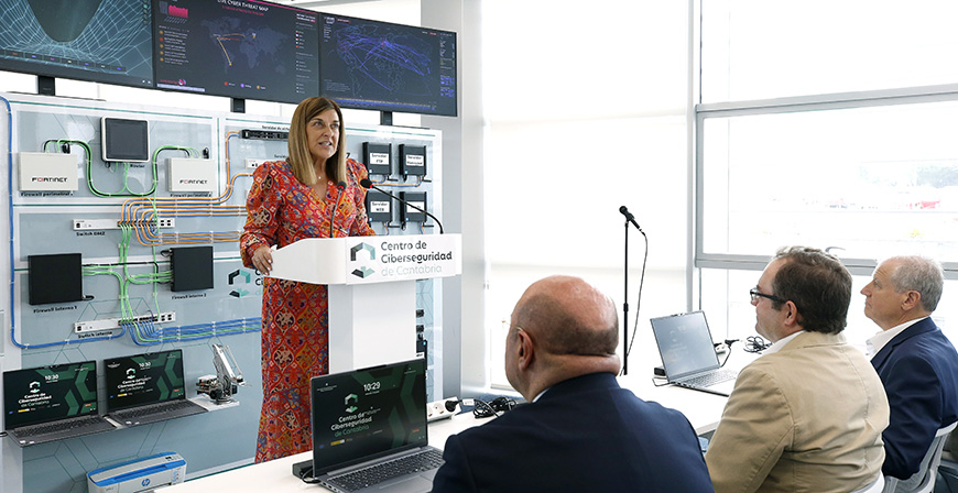 Buruaga inaugura el nuevo Centro de Ciberseguridad de Cantabria 