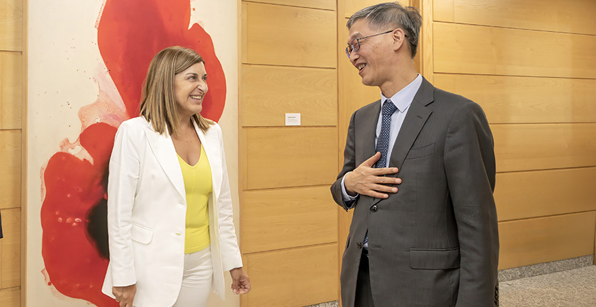 Buruaga presenta al embajador chino en Espa�a 