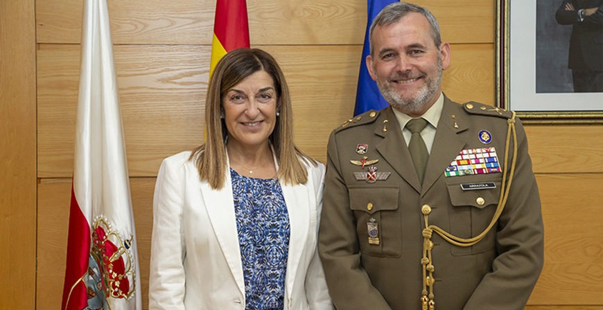 Buruaga recibe al nuevo jefe de la Divisin de San Marcial y representante del Ejrcito de Tierra en Cantabria