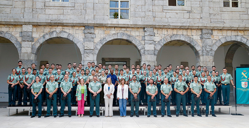 Buruaga reconoce a la Guardia Civil como 