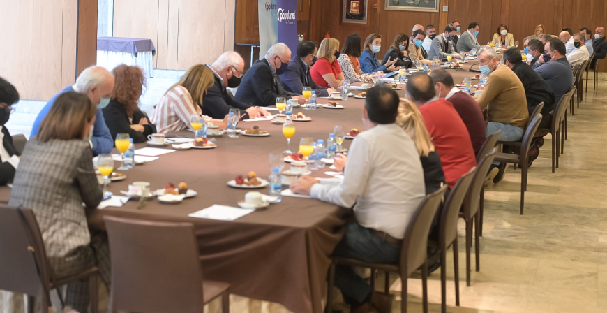 Buruaga traslada a Gamarra las reivindicaciones de Cantabria ante los Presupuestos del Estado para 2021