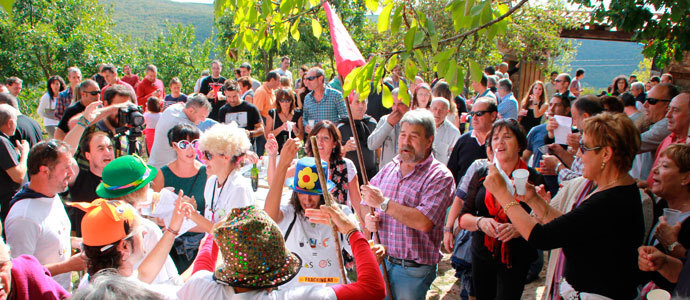 Bustillo del Monte sale a la calle para celebrar el Rosario