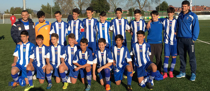 El cadete del Naval endosa 12 goles al Estrella Roja B
