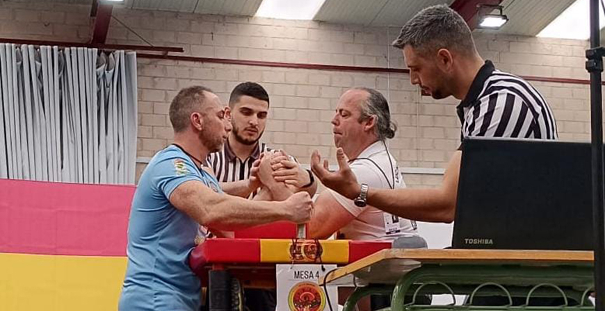 Camilo Vega, plata y bronce en el Nacional de Lucha de Brazos