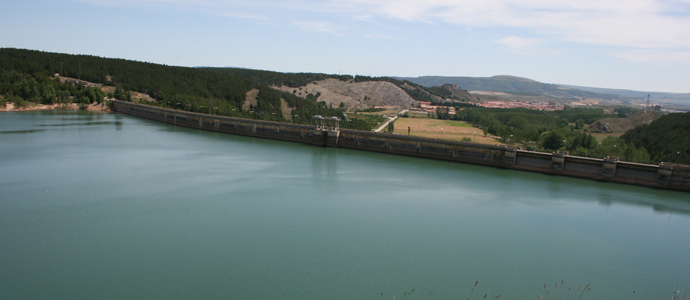 Campeonato de pesca de ciprnidos en el Pantano de Aguilar