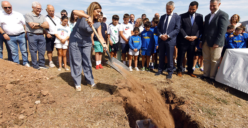 El campo de f�tbol de hierba artificial de Matamorosa ser� una realidad en primavera