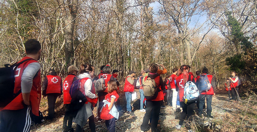 Campoo acogi una jornada de voluntariado ambiental de Cruz Roja con el proyecto LIBERA