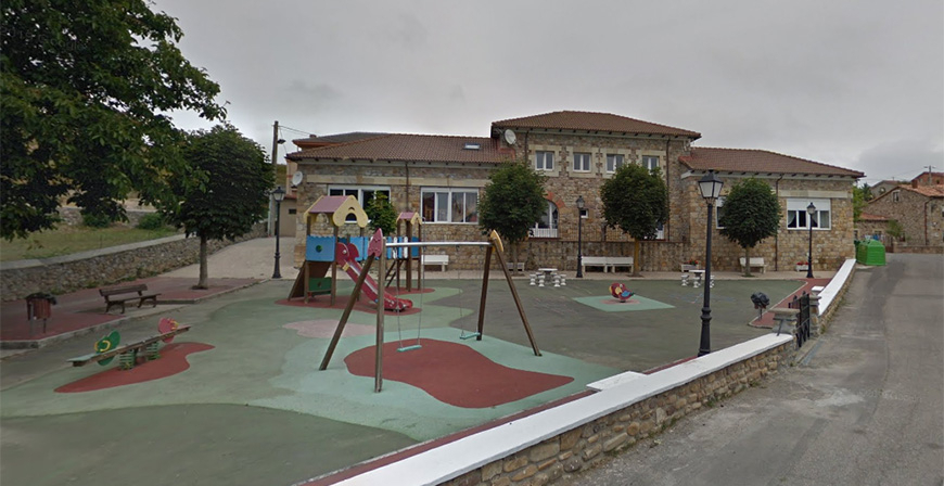 Campoo de Enmedio abre sus parques infantiles
