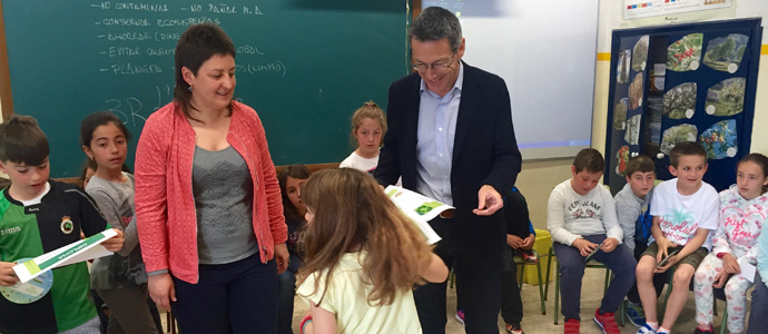 Campoo de Enmedio acerca el reciclaje a los escolares del Casimiro Sainz