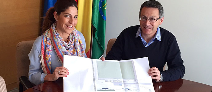 Enmedio recibe el anteproyecto para la construccin del campo de ftbol