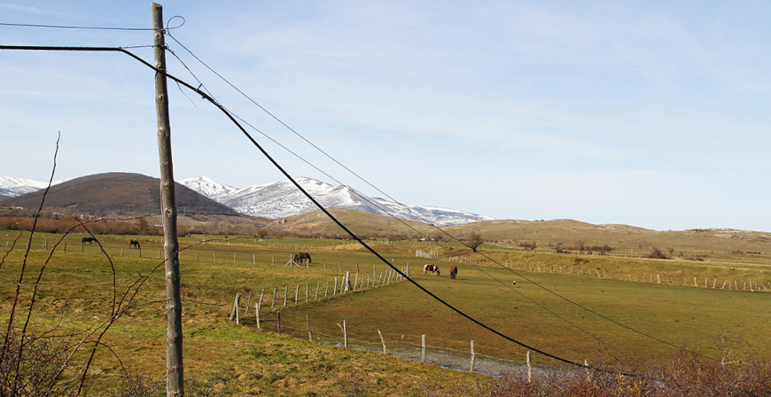 Campoo de Enmedio reclama a Telefnica el arreglo urgente de todas sus lneas y postes
