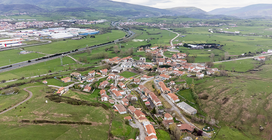 Campoo de Enmedio reparte su sexta revista municipal bajo el lema 