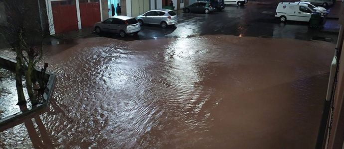Campoo de Enmedio tramitar una queja a la CHE por el estado del cauce del Hjar 