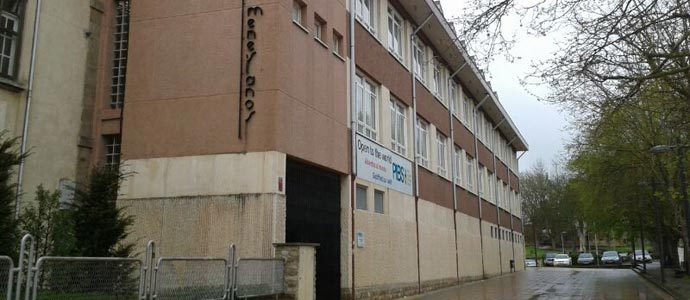 Campoo secunda la huelga en Educacin