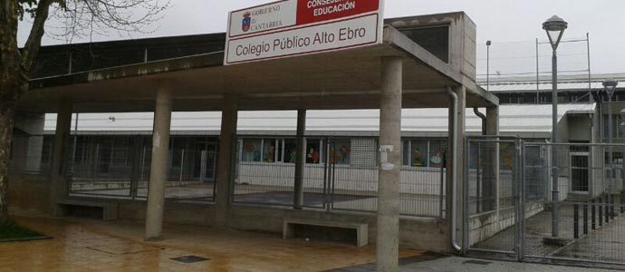 Campoo secunda la huelga en Educacin