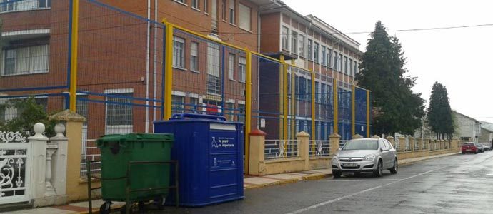 Campoo secunda la huelga en Educacin