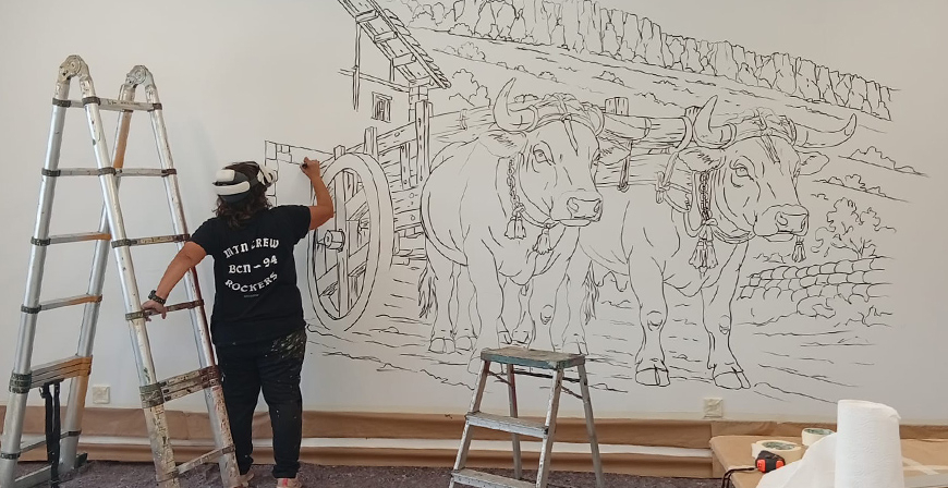 Campoo de Suso culmina un mural colaborativo en homenaje a su memoria colectiva