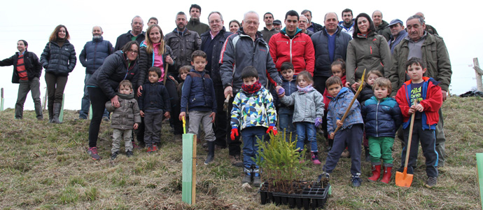 Campoo de Yuso conmemor el 'Da del rbol'