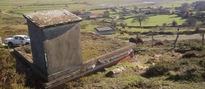 Campoo de Yuso construye un refugio para murcilagos en un depsito abandonado de Lanchares