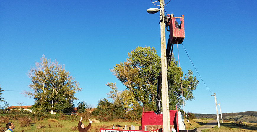 Campoo de Yuso enciende 'La farola como rbol para la biodiversidad'