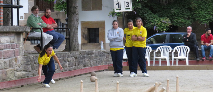 Campoo de Yuso se impone a Mazcuerras