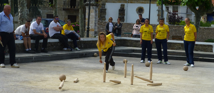 Campoo de Yuso se pone al frente de la Liga Femenina